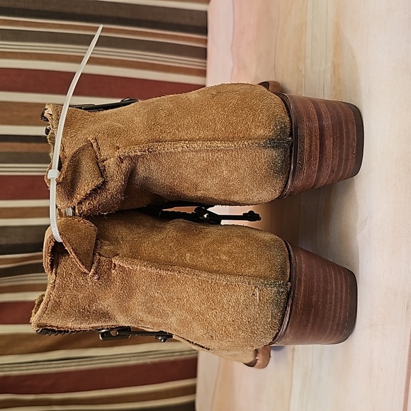 Fyre ankle cut boots. - Picture 3 of 11
